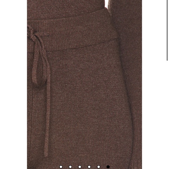 Revolve Knit Set - Picture 12 of 12